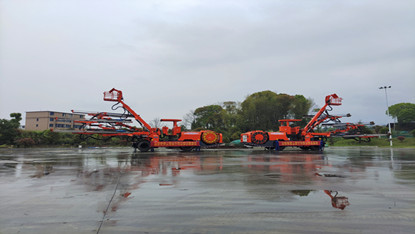 地下采矿装备，，，，隧道凿岩台车，，，，掘进钻车，，，，地下工程设备案例-HJC黄金城--官网-HJC黄金城机械_掘进凿岩台车_混凝土湿喷台车_扒渣机-HJC黄金城