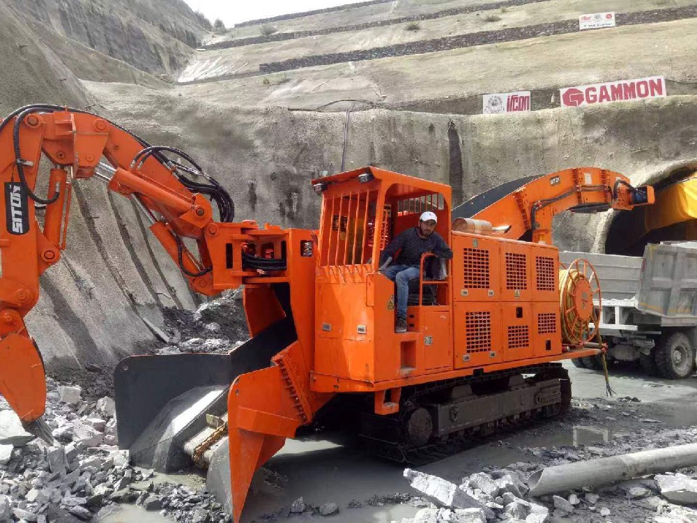 地下采矿装备，，，，，隧道凿岩台车，，，，，掘进钻车，，，，，地下工程设备案例-HJC黄金城--官网-HJC黄金城机械_掘进凿岩台车_混凝土湿喷台车_扒渣机-HJC黄金城