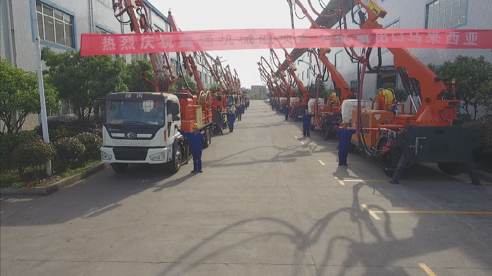 地下采矿装备，，，，隧道凿岩台车，，，，掘进钻车，，，，地下工程设备案例-HJC黄金城--官网-HJC黄金城机械_掘进凿岩台车_混凝土湿喷台车_扒渣机-HJC黄金城