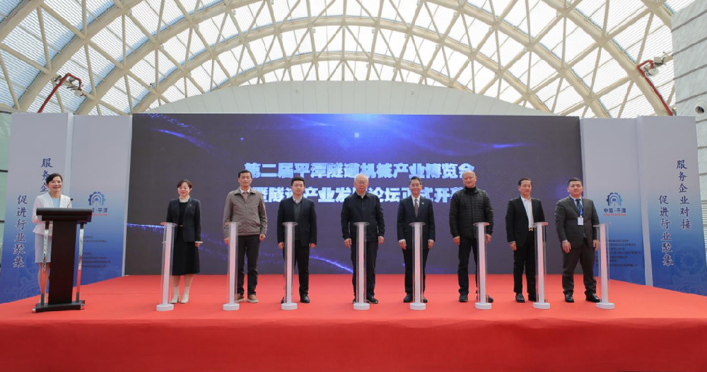 HJC黄金城动态，，，，，2024年新闻案例，，，，，售后培训服务-HJC黄金城--官网-HJC黄金城机械_掘进凿岩台车_混凝土湿喷台车_扒渣机-HJC黄金城