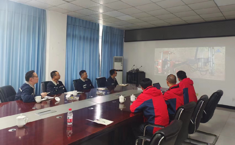 HJC黄金城动态，，，，2024年新闻案例，，，，售后培训服务-HJC黄金城--官网-HJC黄金城机械_掘进凿岩台车_混凝土湿喷台车_扒渣机-HJC黄金城