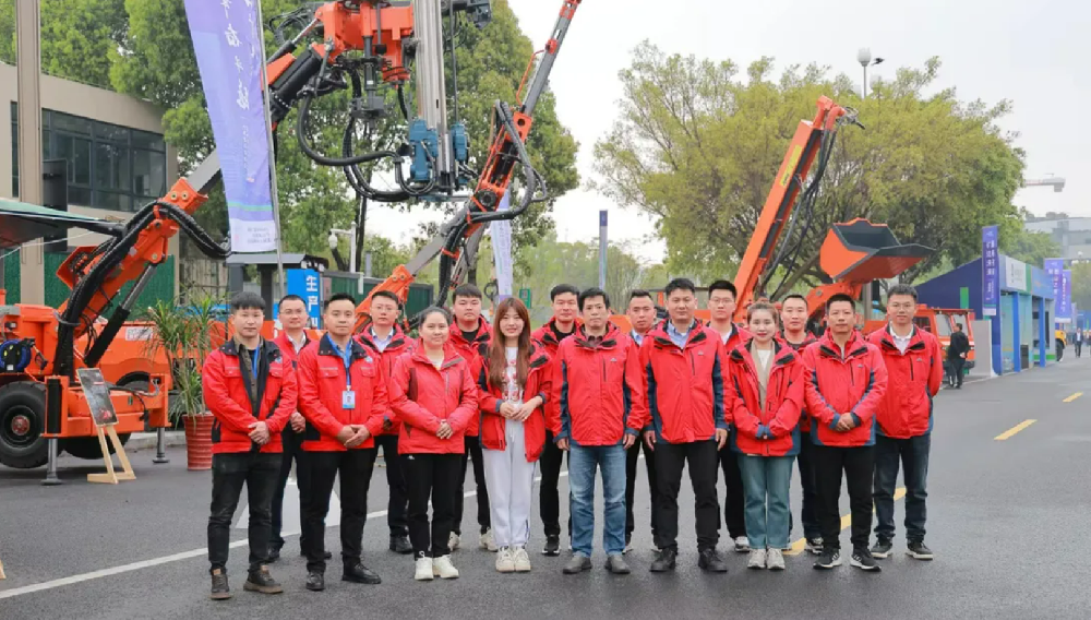 HJC黄金城动态，，，，2024年新闻案例，，，，售后培训服务-HJC黄金城--官网-HJC黄金城机械_掘进凿岩台车_混凝土湿喷台车_扒渣机-HJC黄金城